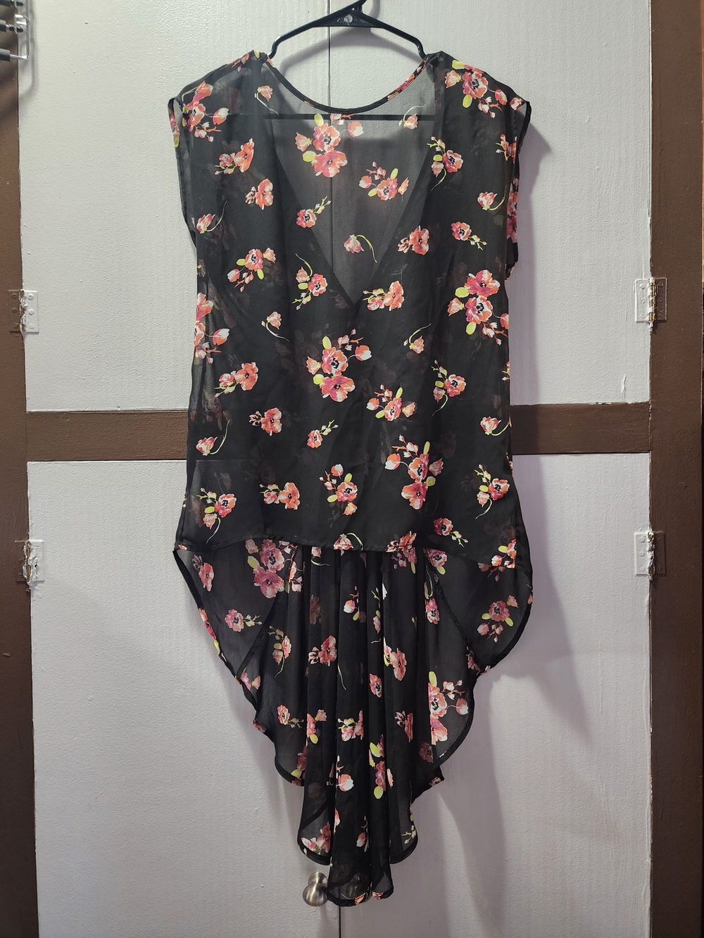 Forever 21 Black Sheer Floral Hi-Low Camisole